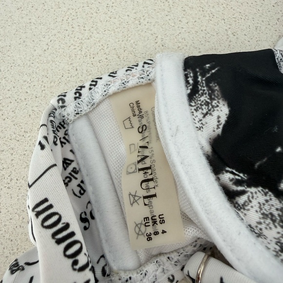 NWOT Newspaper Print Underwire Bikini Set - Picture 6 of 6